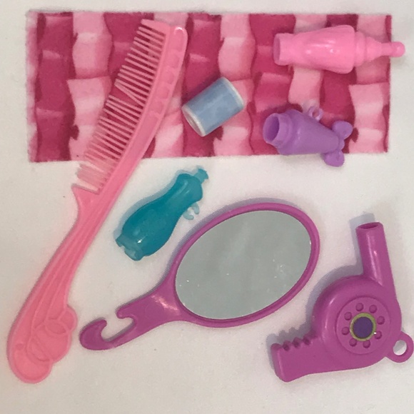 Barbie bathroom accessory set - Picture 1 of 4